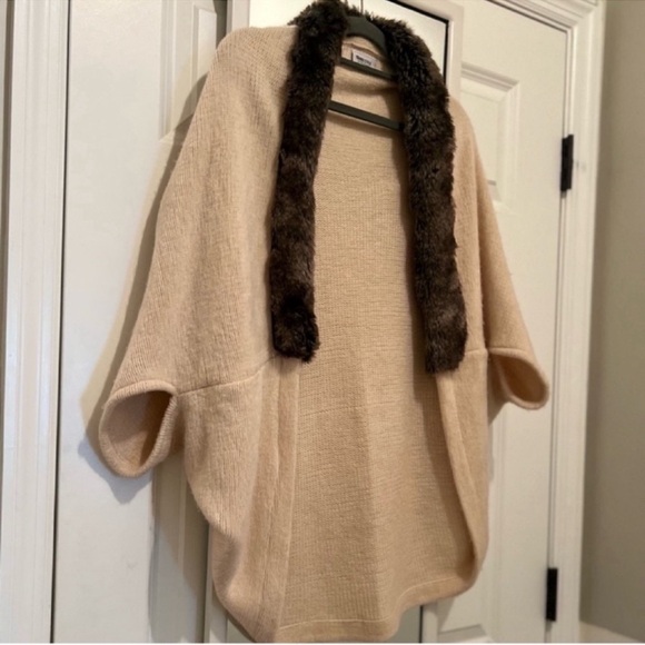Anthropologie Mad Style 100% Acrylic fur lined open front sweater shrug cardigan - Picture 7 of 15
